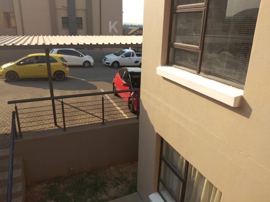 To Let 2 Bedroom Property for Rent in Ruimsig Gauteng