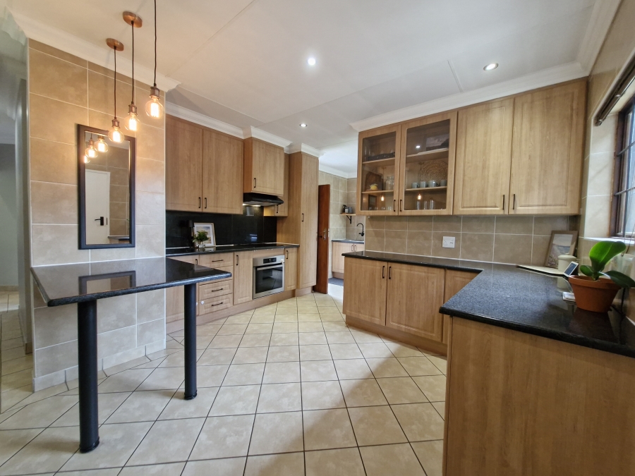 4 Bedroom Property for Sale in Amberfield Gauteng