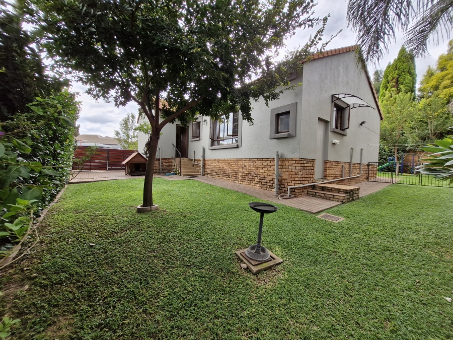 4 Bedroom Property for Sale in Amberfield Gauteng