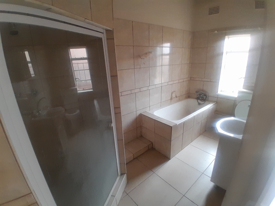 1 Bedroom Property for Sale in Springs Central Gauteng