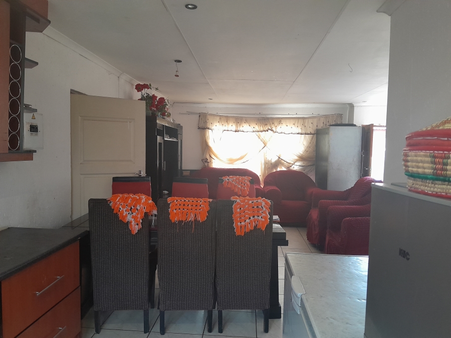 1 Bedroom Property for Sale in Dunnottar Gauteng