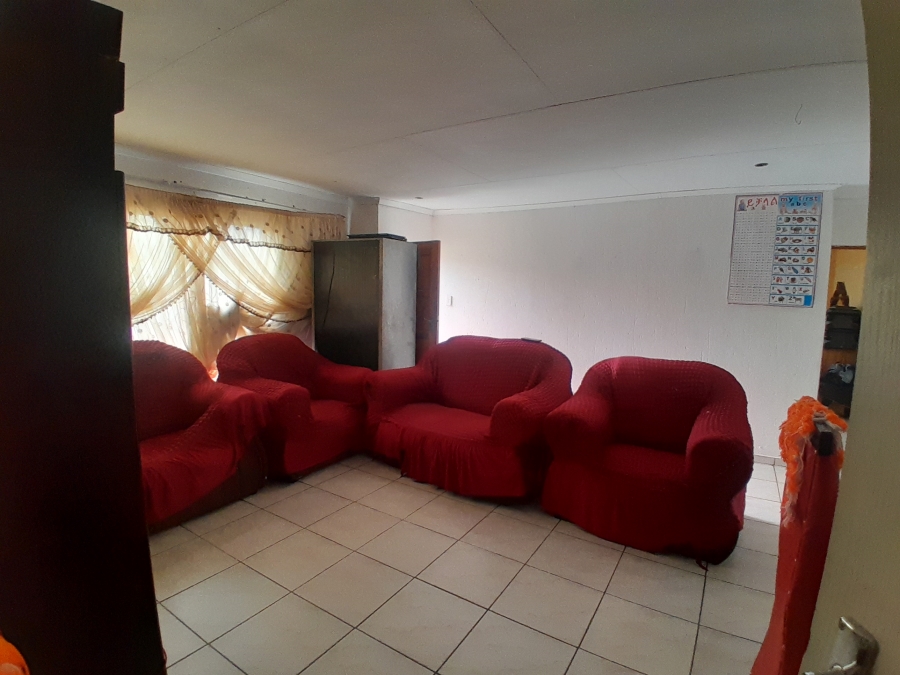 1 Bedroom Property for Sale in Dunnottar Gauteng