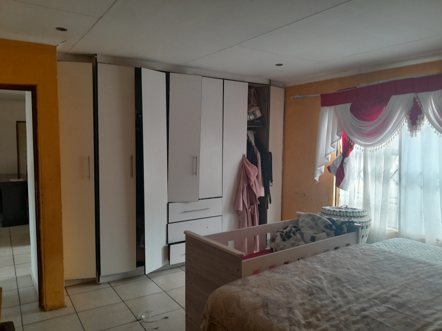 1 Bedroom Property for Sale in Dunnottar Gauteng