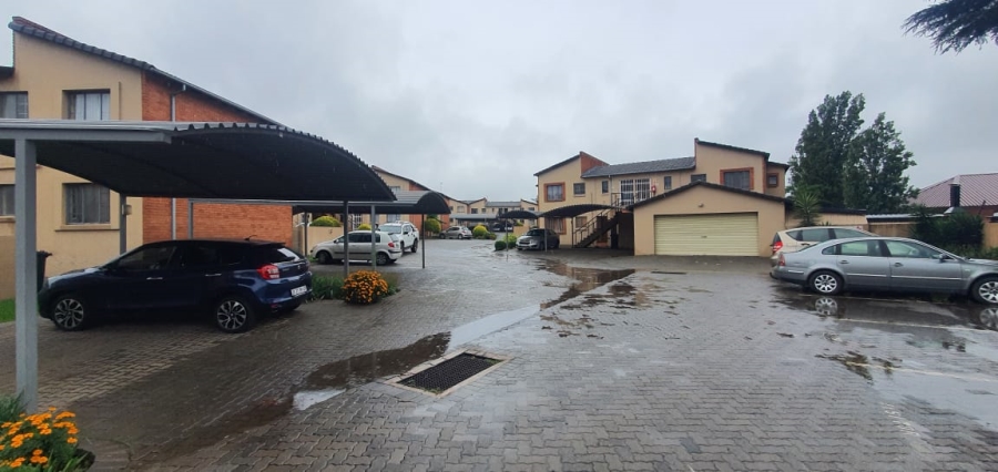 2 Bedroom Property for Sale in Ravensklip Gauteng