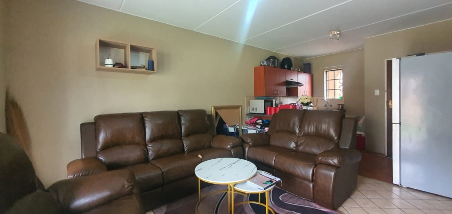 2 Bedroom Property for Sale in Ravensklip Gauteng