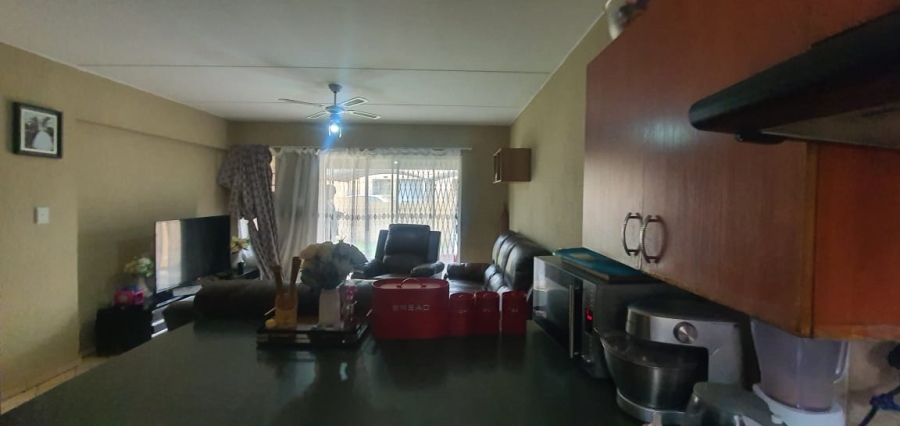 2 Bedroom Property for Sale in Ravensklip Gauteng