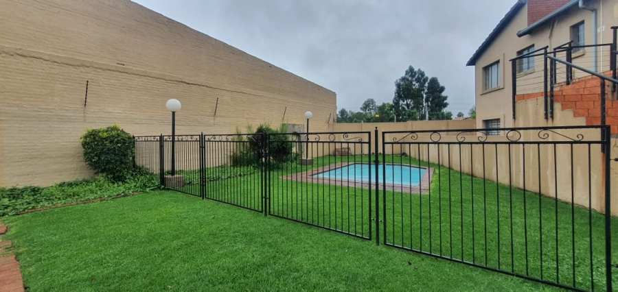 2 Bedroom Property for Sale in Ravensklip Gauteng