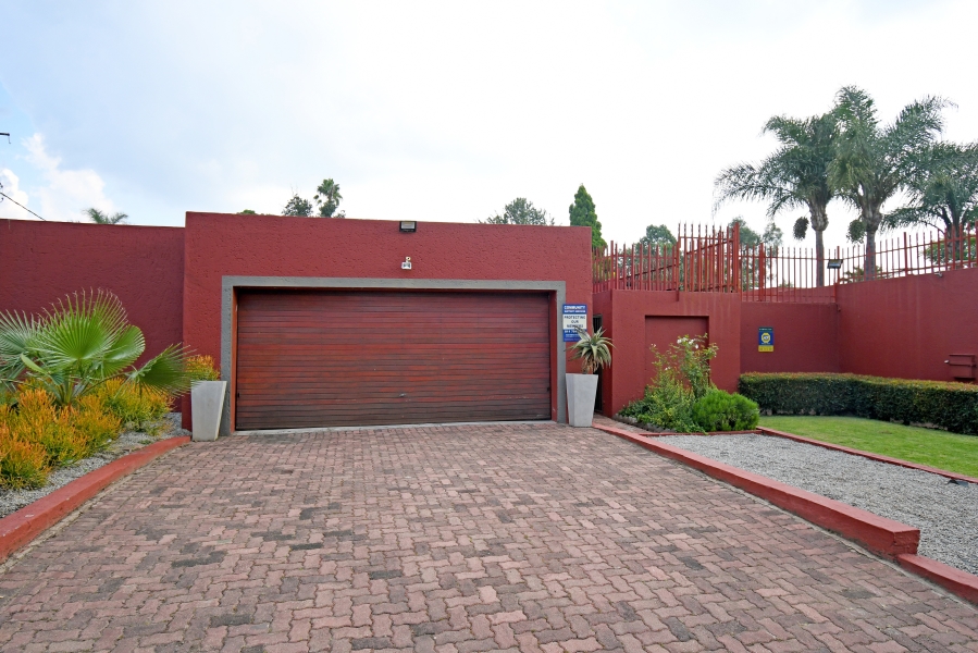 3 Bedroom Property for Sale in Fontainebleau Gauteng