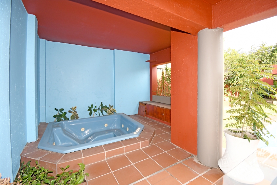 3 Bedroom Property for Sale in Fontainebleau Gauteng