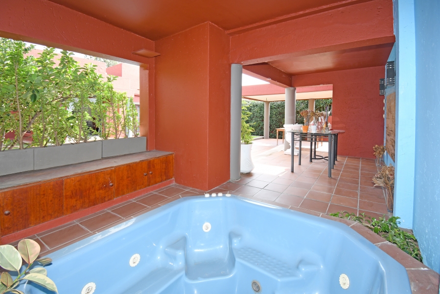 3 Bedroom Property for Sale in Fontainebleau Gauteng