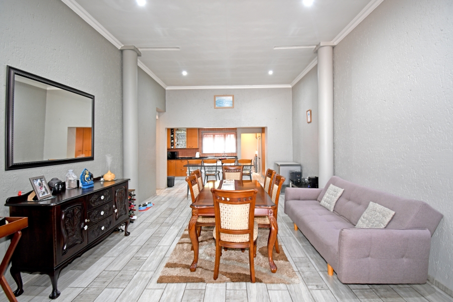 3 Bedroom Property for Sale in Fontainebleau Gauteng