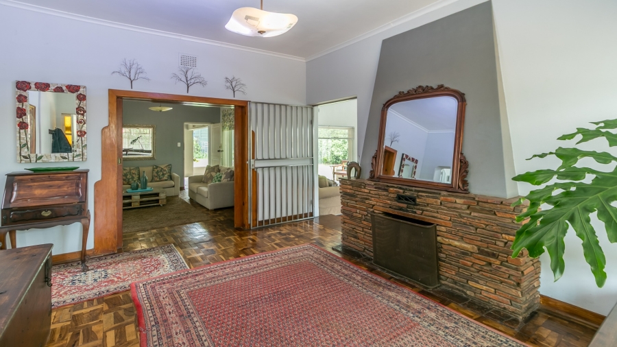 6 Bedroom Property for Sale in Linden Gauteng
