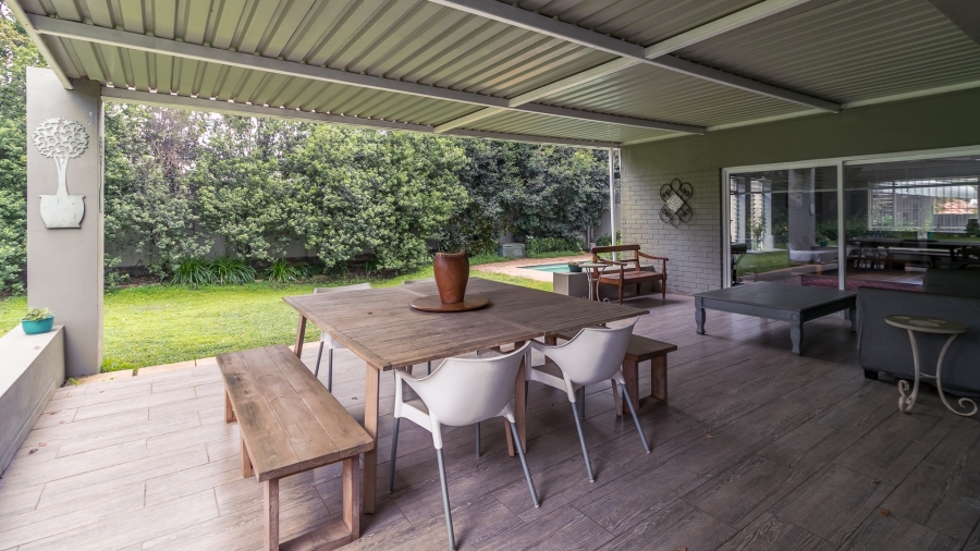 6 Bedroom Property for Sale in Linden Gauteng
