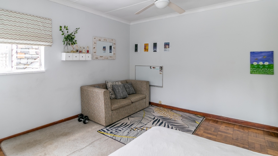 6 Bedroom Property for Sale in Linden Gauteng