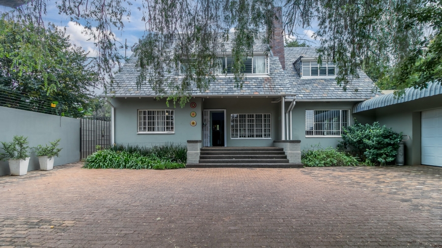 6 Bedroom Property for Sale in Linden Gauteng