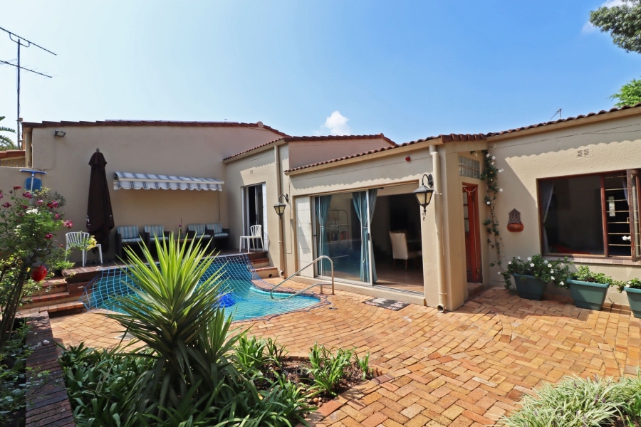 2 Bedroom Property for Sale in Bryanston Gauteng