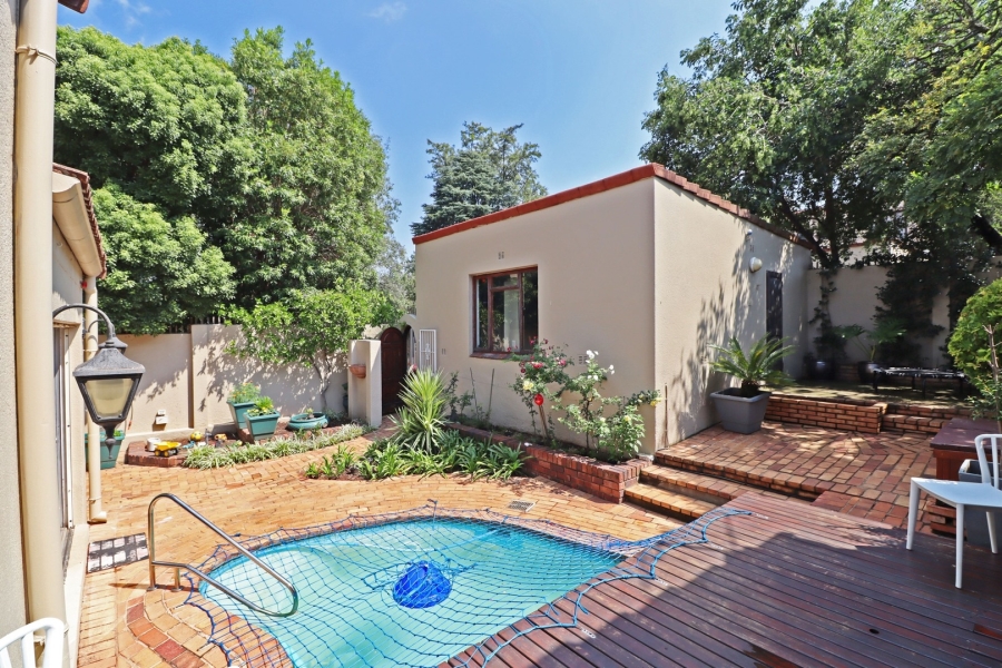 2 Bedroom Property for Sale in Bryanston Gauteng