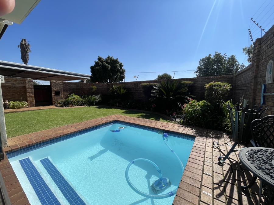 3 Bedroom Property for Sale in Petersfield Gauteng