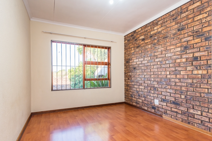 3 Bedroom Property for Sale in Rangeview Gauteng