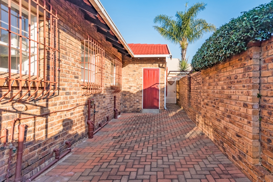 3 Bedroom Property for Sale in Rangeview Gauteng