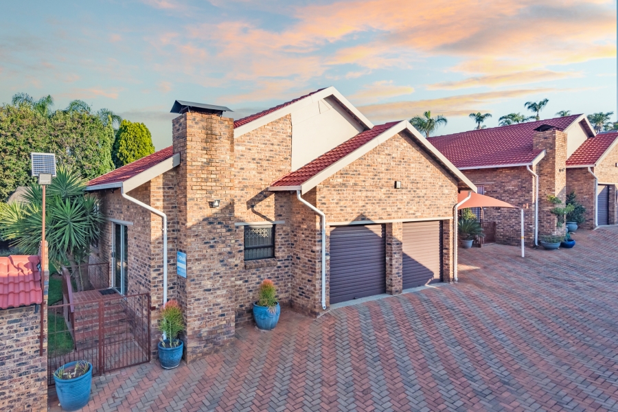 3 Bedroom Property for Sale in Rangeview Gauteng