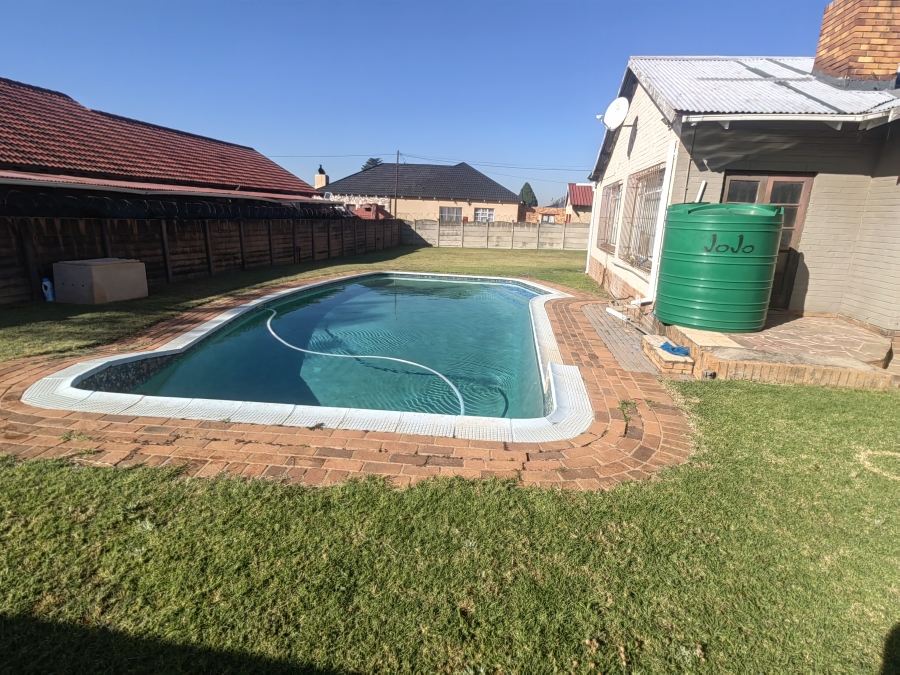 4 Bedroom Property for Sale in Noycedale Gauteng