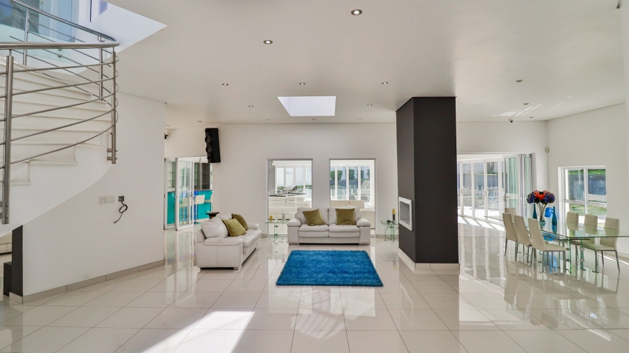 5 Bedroom Property for Sale in River Club Gauteng
