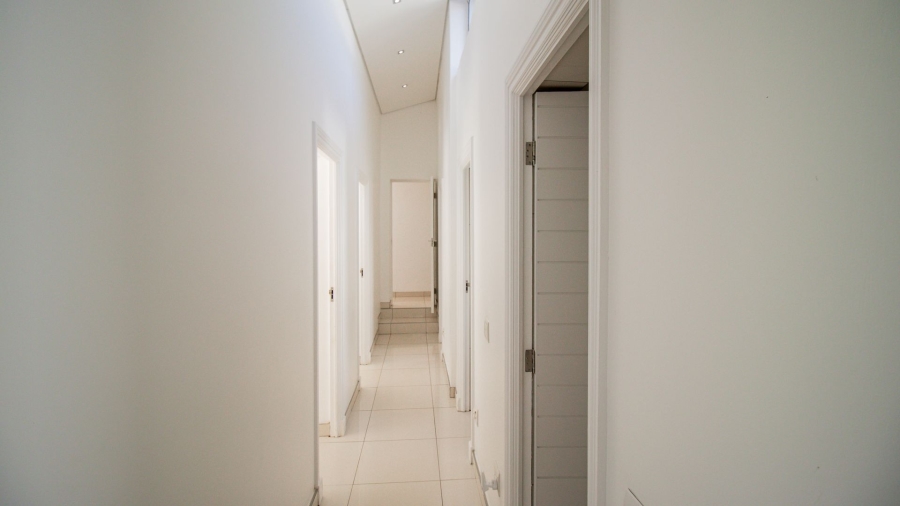 5 Bedroom Property for Sale in River Club Gauteng