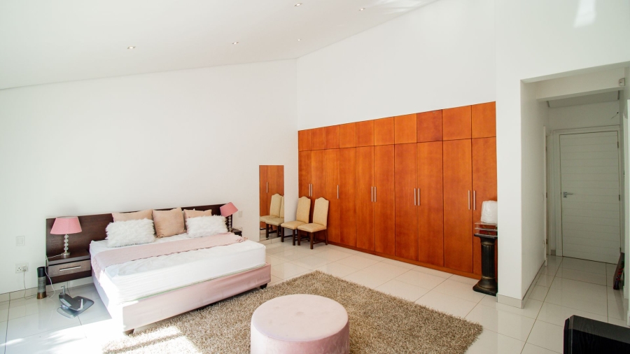 5 Bedroom Property for Sale in River Club Gauteng