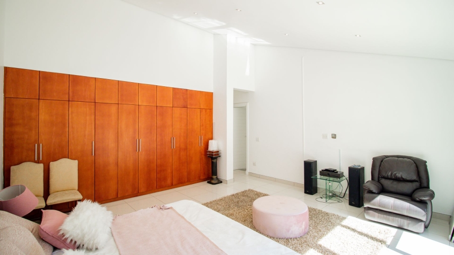 5 Bedroom Property for Sale in River Club Gauteng
