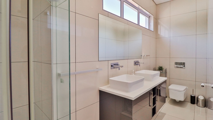 5 Bedroom Property for Sale in River Club Gauteng