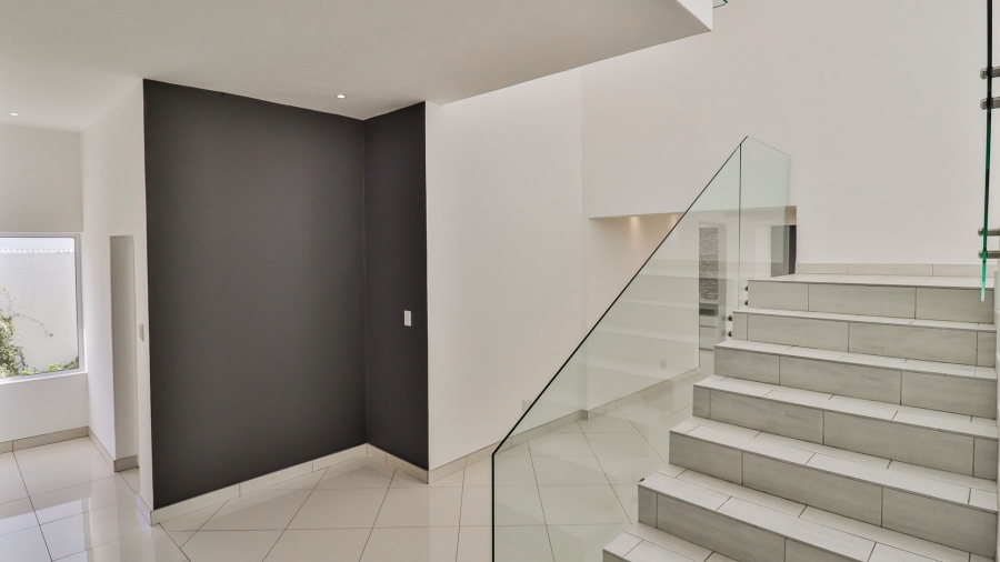 5 Bedroom Property for Sale in Morningside Gauteng