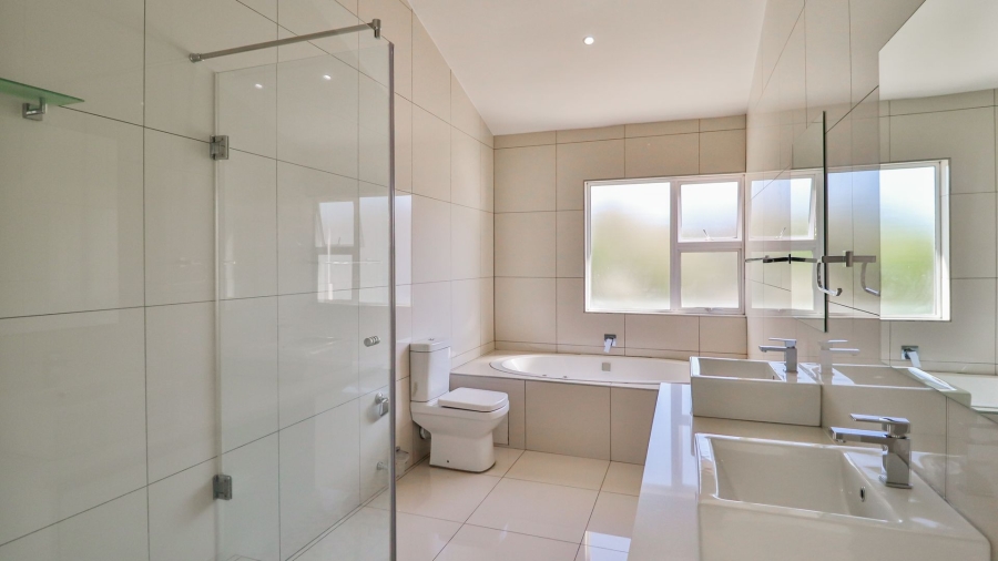 5 Bedroom Property for Sale in Morningside Gauteng