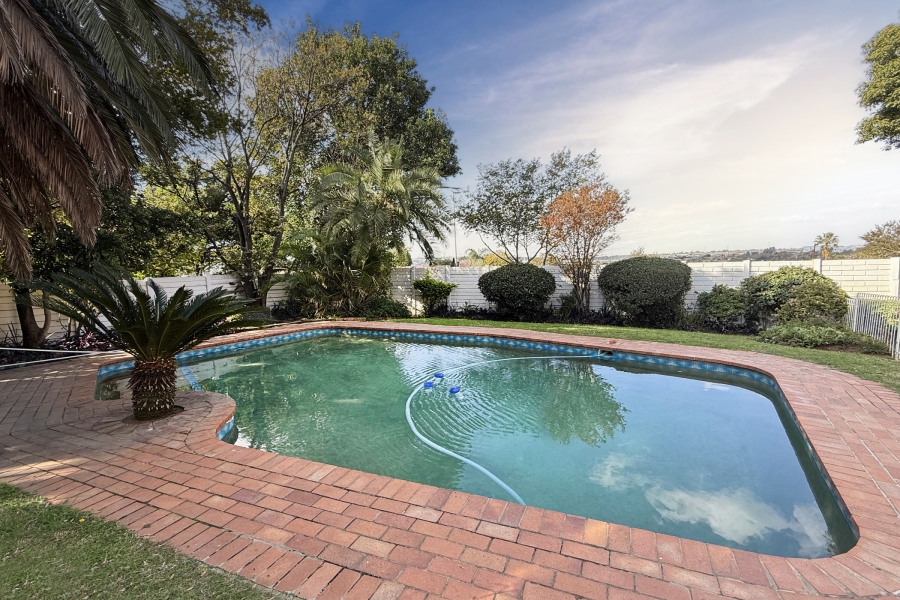 3 Bedroom Property for Sale in Noordwyk Gauteng