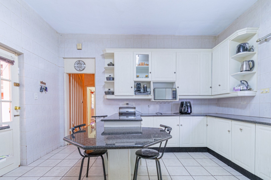 4 Bedroom Property for Sale in Greenside Gauteng