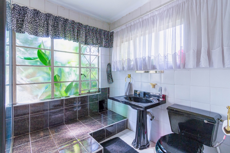 4 Bedroom Property for Sale in Greenside Gauteng