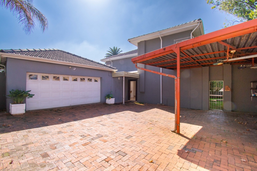 4 Bedroom Property for Sale in Greenside Gauteng