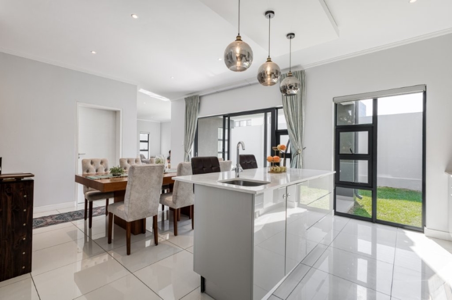 3 Bedroom Property for Sale in Lonehill Gauteng