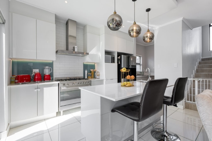 3 Bedroom Property for Sale in Lonehill Gauteng