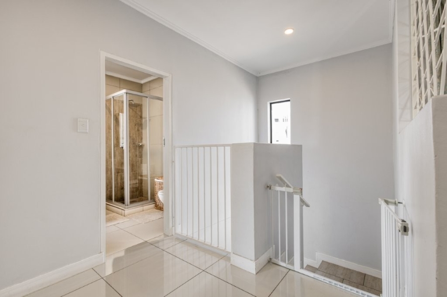3 Bedroom Property for Sale in Lonehill Gauteng