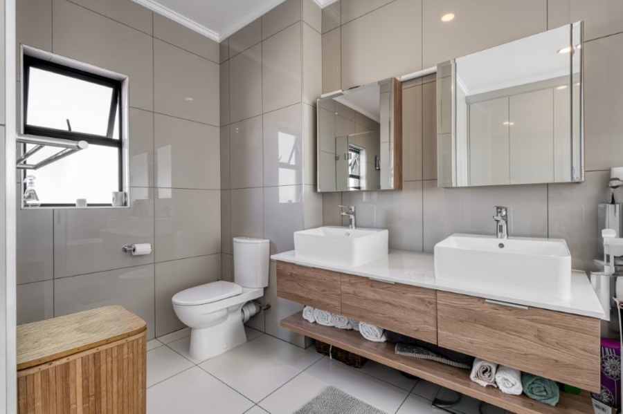 3 Bedroom Property for Sale in Lonehill Gauteng