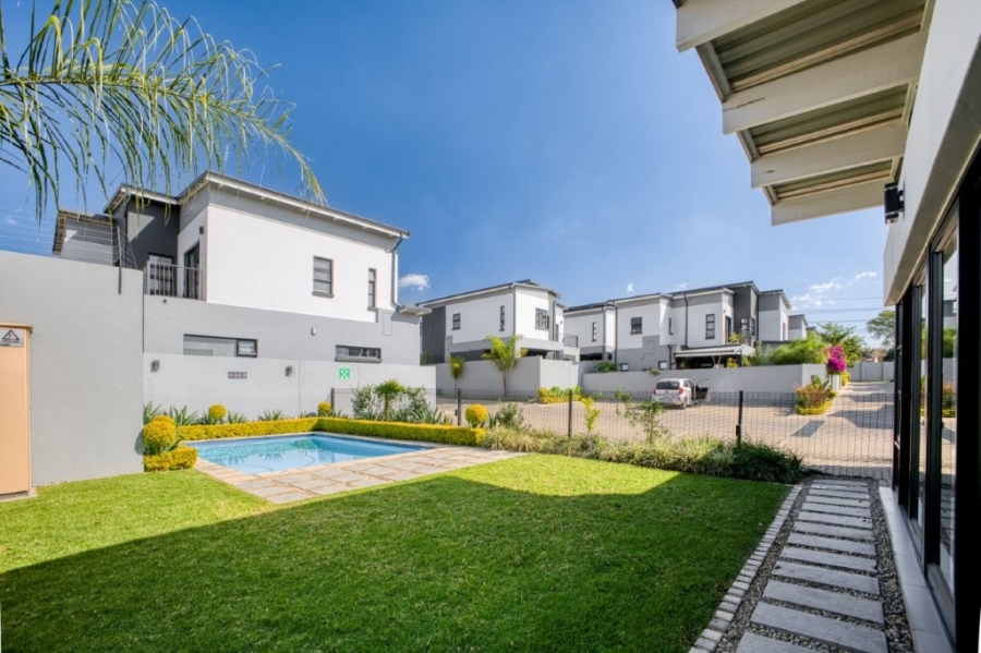 3 Bedroom Property for Sale in Lonehill Gauteng