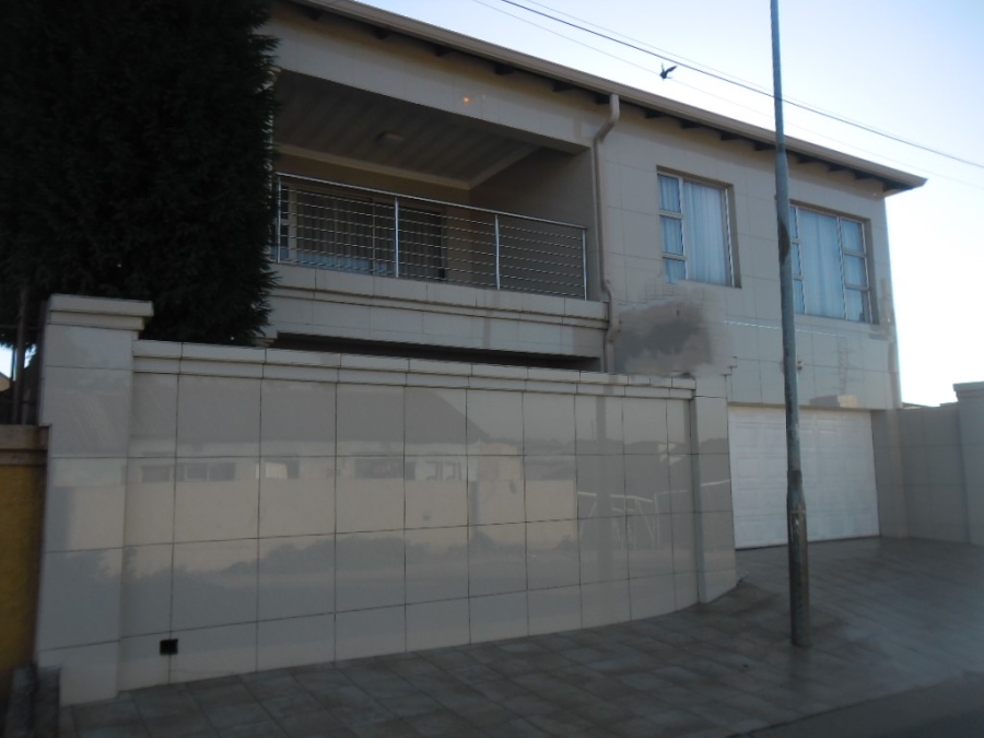 4 Bedroom Property for Sale in Zondi Gauteng
