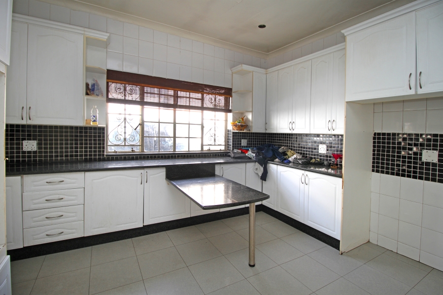 5 Bedroom Property for Sale in Orange Grove Gauteng