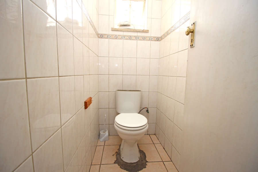 5 Bedroom Property for Sale in Orange Grove Gauteng