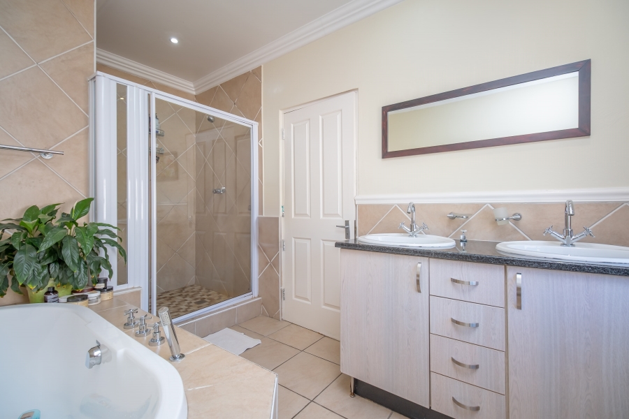 4 Bedroom Property for Sale in Fourways Gauteng