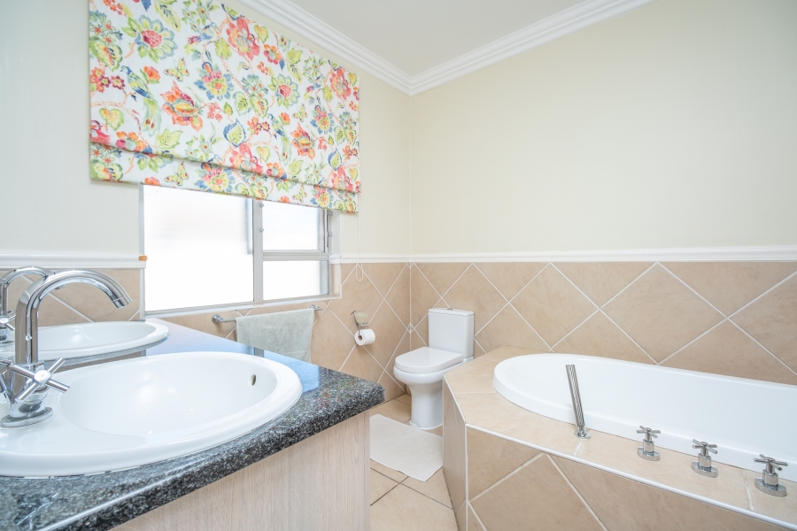 4 Bedroom Property for Sale in Fourways Gauteng