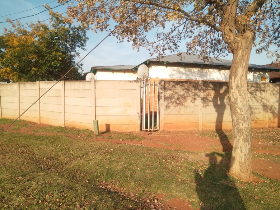 4 Bedroom Property for Sale in Westonaria Gauteng