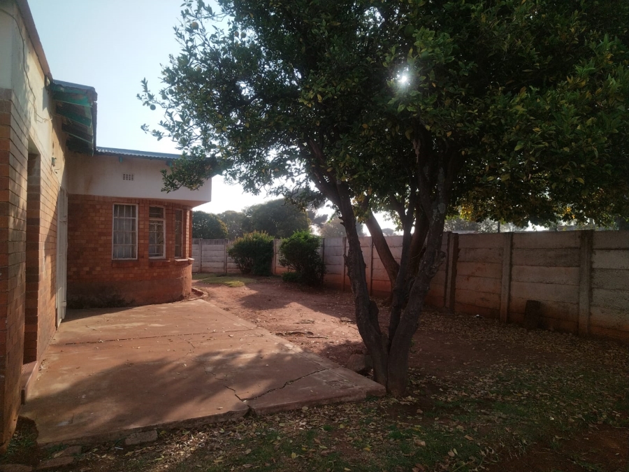 4 Bedroom Property for Sale in Westonaria Gauteng