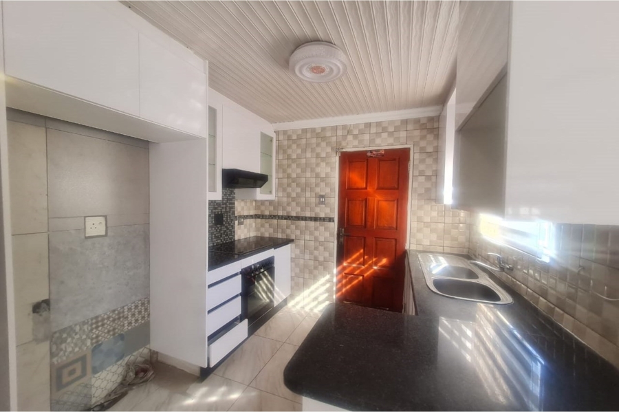 To Let 3 Bedroom Property for Rent in Roodekop Gauteng